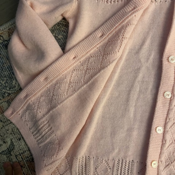 VINTAGE wintuk light pink button up cardigan, size small, 100% rayon - Picture 3 of 4